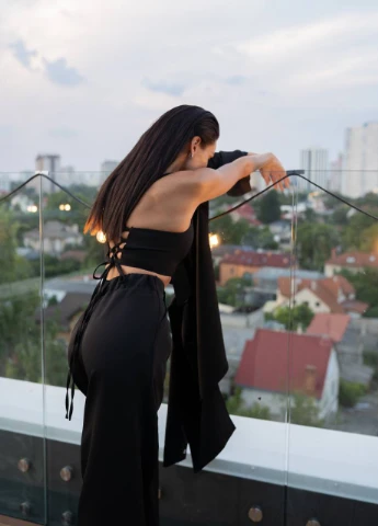 Стильний жіночий костюм Чорного кольору Shuna Comfort (253888834)