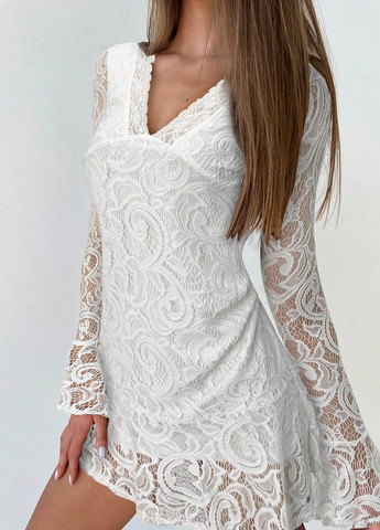 Белое коктейльное, кэжуал платье силуэтная SHEIN однотонное