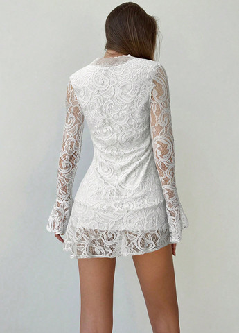 Белое коктейльное, кэжуал платье силуэтная SHEIN однотонное