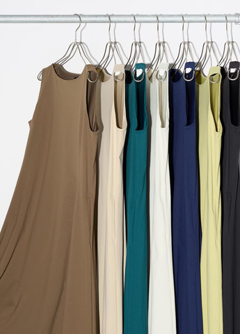 Зеленое кэжуал, деловое платье а-силуэт Uniqlo однотонное