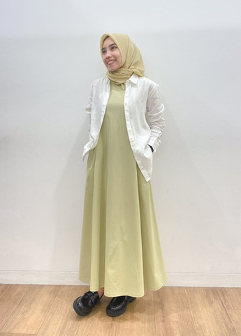 Зеленое кэжуал, деловое платье а-силуэт Uniqlo однотонное