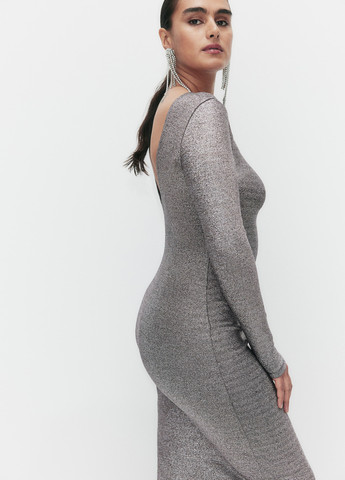 Срібна коктейльна, вечірня сукня силуетна, з відкритою спиною H&M меланжева