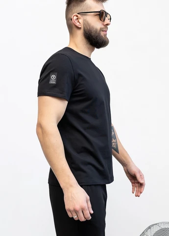 Чорна футболка TOTALFIT