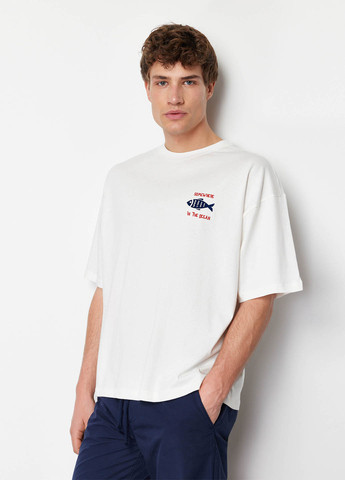 Белая футболка Trendyol