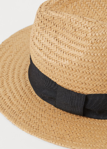 Шляпа H&M федора однотонная темно-бежевая кэжуал искусственная солома