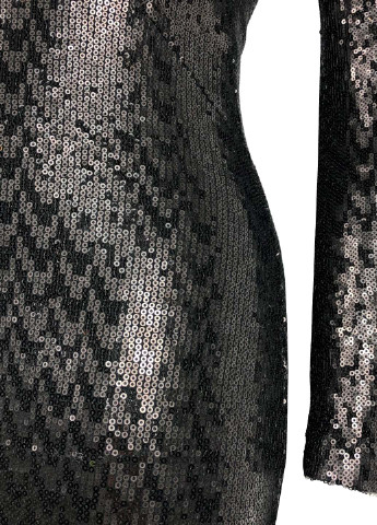 Чорна вечірня міні сукня в паєтки з довгими рукавами з відкритою спиною, футляр Rinascimento однотонна