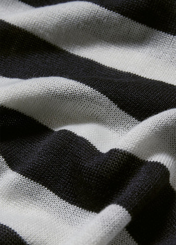 Черно-белый демисезонный свитер джемпер C&A