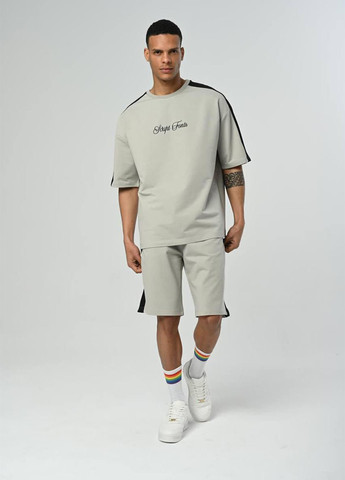 Світло-сірий літній костюм (футболка, шорти) з шортами No Brand