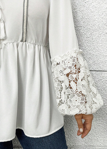 Біла блуза з баскою SHEIN