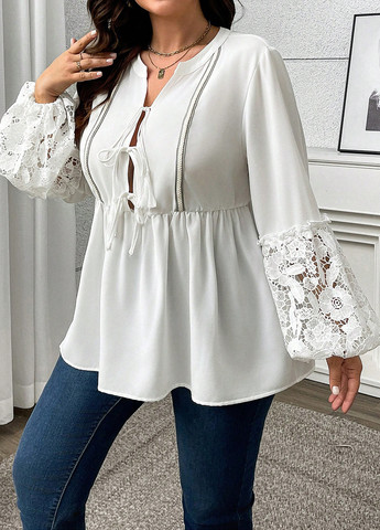 Біла блуза з баскою SHEIN