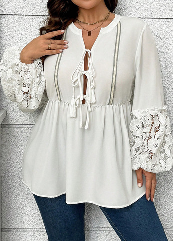 Біла блуза з баскою SHEIN