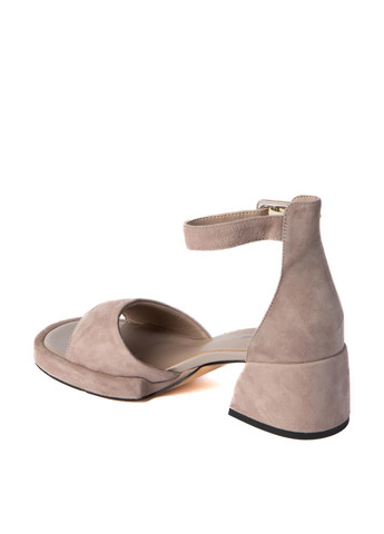 Бежевые босоножки AngelinoTotti с ремешком