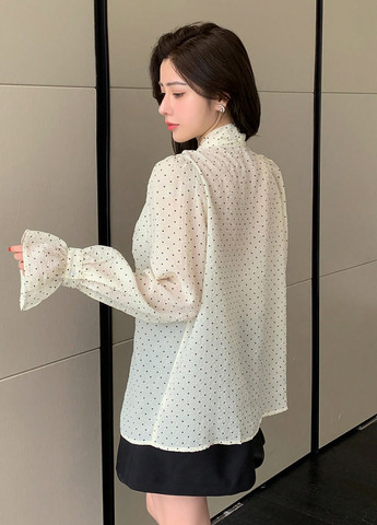 Кремова блуза SHEIN