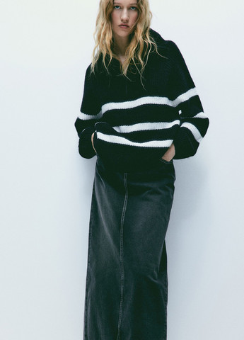 Черно-белый зимний свитер H&M