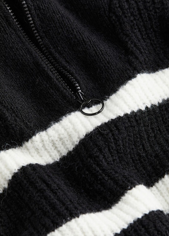 Черно-белый зимний свитер H&M