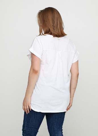 Белая летняя футболка New Colection