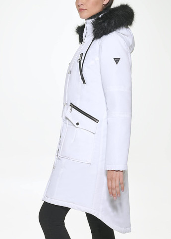 Белая демисезонная куртка куртка-пальто Guess