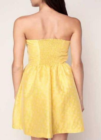 Желтое коктейльное платье Naf Naf однотонное