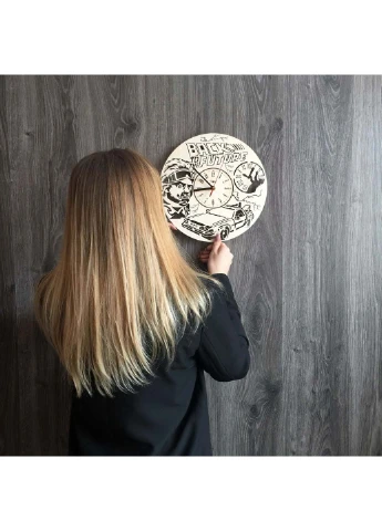 Дизайнерський дерев'яний годинник настінний "Назад у майбутнє" 7Arts (253566619)