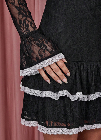 Черное коктейльное платье силуэтная, с юбкой-солнце, с открытыми плечами, с открытой спиной SHEIN однотонное