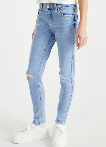 Голубые демисезонные зауженные джинсы C&A