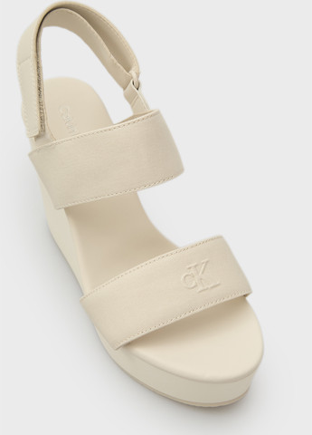 Бежевые босоножки Calvin Klein Jeans на липучке с логотипом