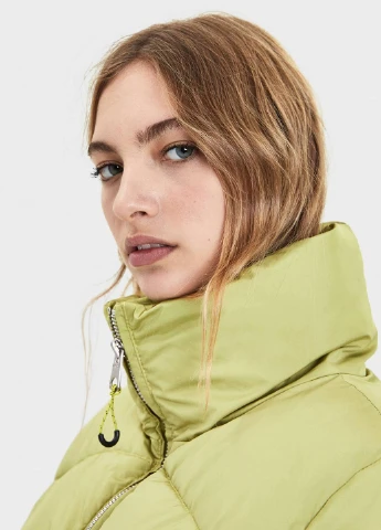 Фисташковая демисезонная куртка Bershka