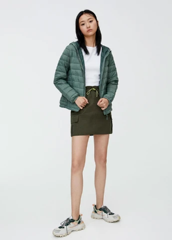 Світло-зелена демісезонна куртка Pull & Bear