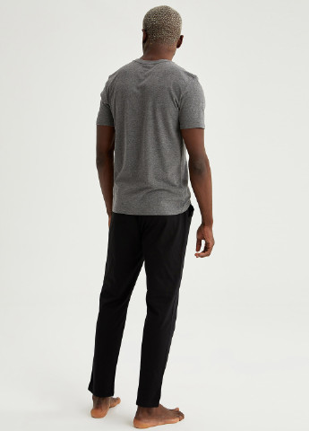 Комбинированный демисезонный комплект(футболка, брюки) DeFacto