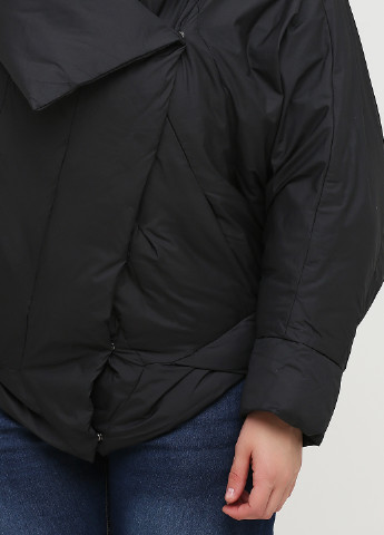 Чорна зимня куртка Tongcoi