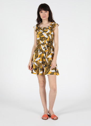 Гірчична кежуал сукня кльош Colin's з малюнком