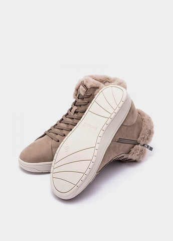 Осенние ботинки Caprice с мехом, с белой подошвой из натурального нубука