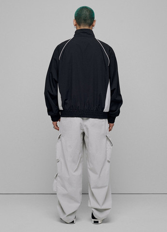 Чорна демісезонна вітровка Preach