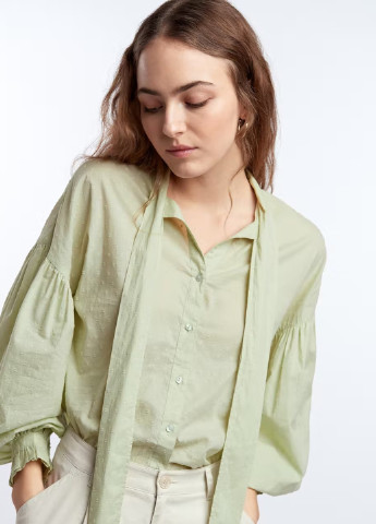 Оливковая летняя блуза Gina Tricot