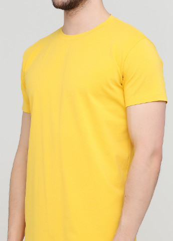 Желтая футболка Only Man