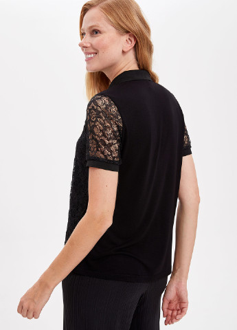 Черная женская футболка-поло DeFacto