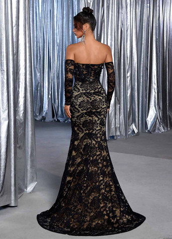 Черное вечернее платье с открытыми плечами SHEIN однотонное