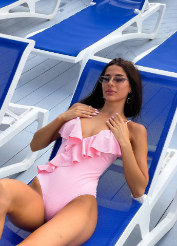 Рожевий літній купальник цільний з воланами суцільний Vakko