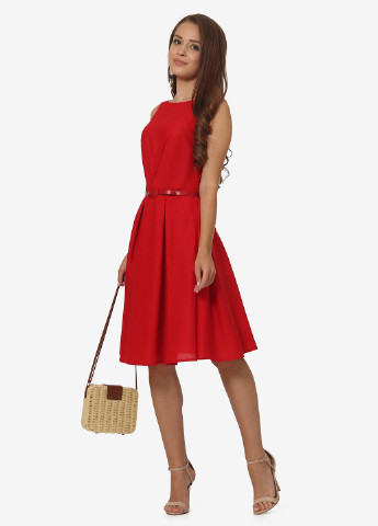 Красное кэжуал платье со шлейфом Lila Kass однотонное