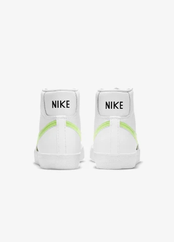 Білі всесезонні кросівки dj3050-100 Nike Blazer Mid '77 Essential