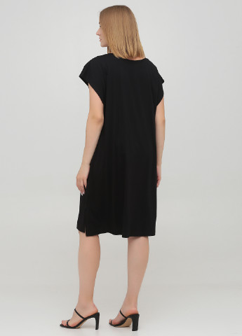 Черное кэжуал платье платье-футболка Feel однотонное