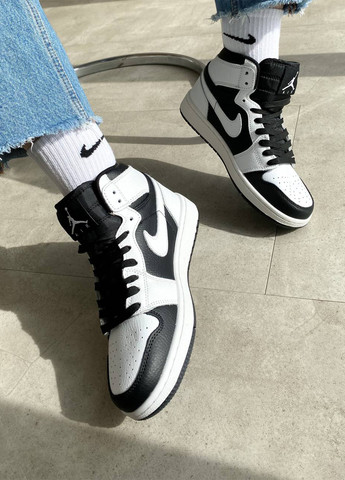 Черно-белые демисезонные кроссовки Nike Air Jordan Retro 1 White Black