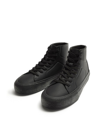 Черные кроссовки Zara