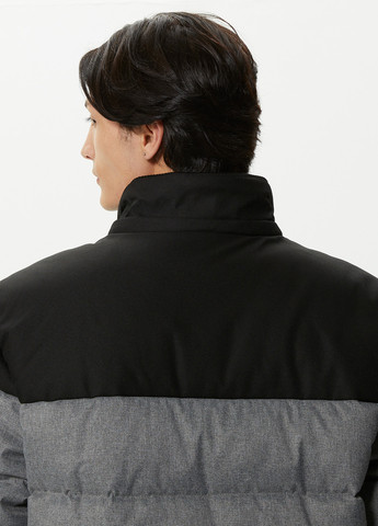 Серая зимняя куртка Lacoste