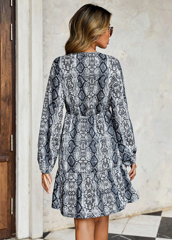 Комбинированное кэжуал платье на запах, клеш SHEIN змеиный