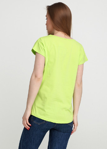 Салатовая летняя футболка Moda Trend