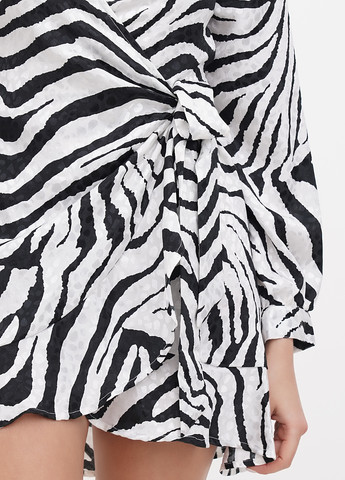 Черно-белое кэжуал платье на запах Asos зебра