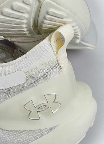 Белые всесезонные кроссовки Under Armour