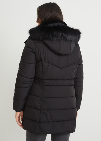 Чорна зимня куртка C&A