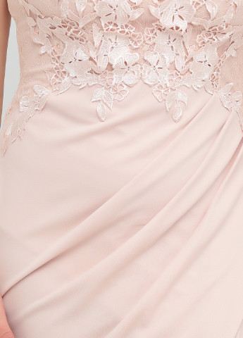 Світло-рожева вечірня сукня Lipsy однотонна